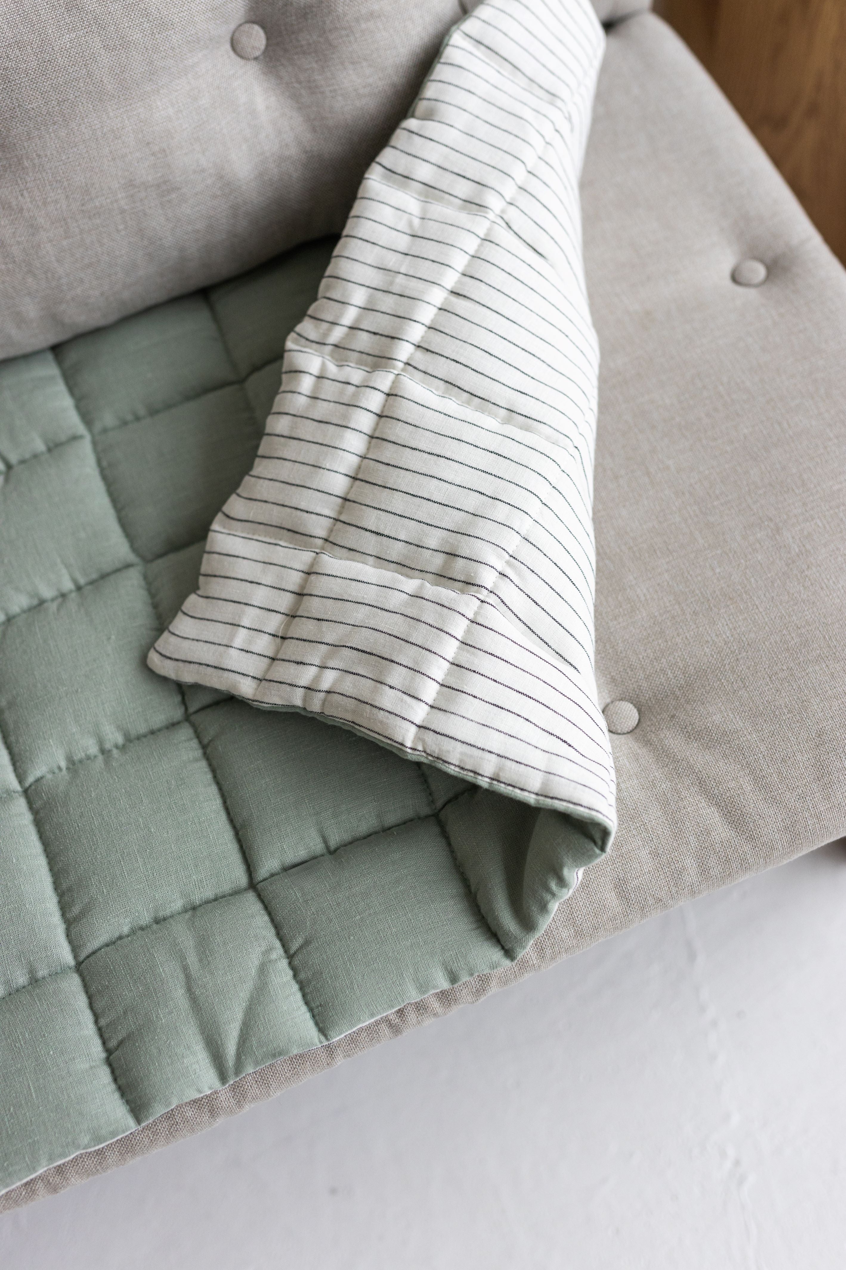 Two-sided Sage Linen Couch Mat