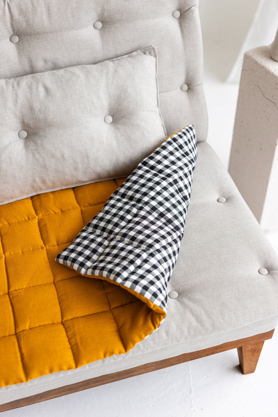 Two-sided Mustard Linen Couch Mat
