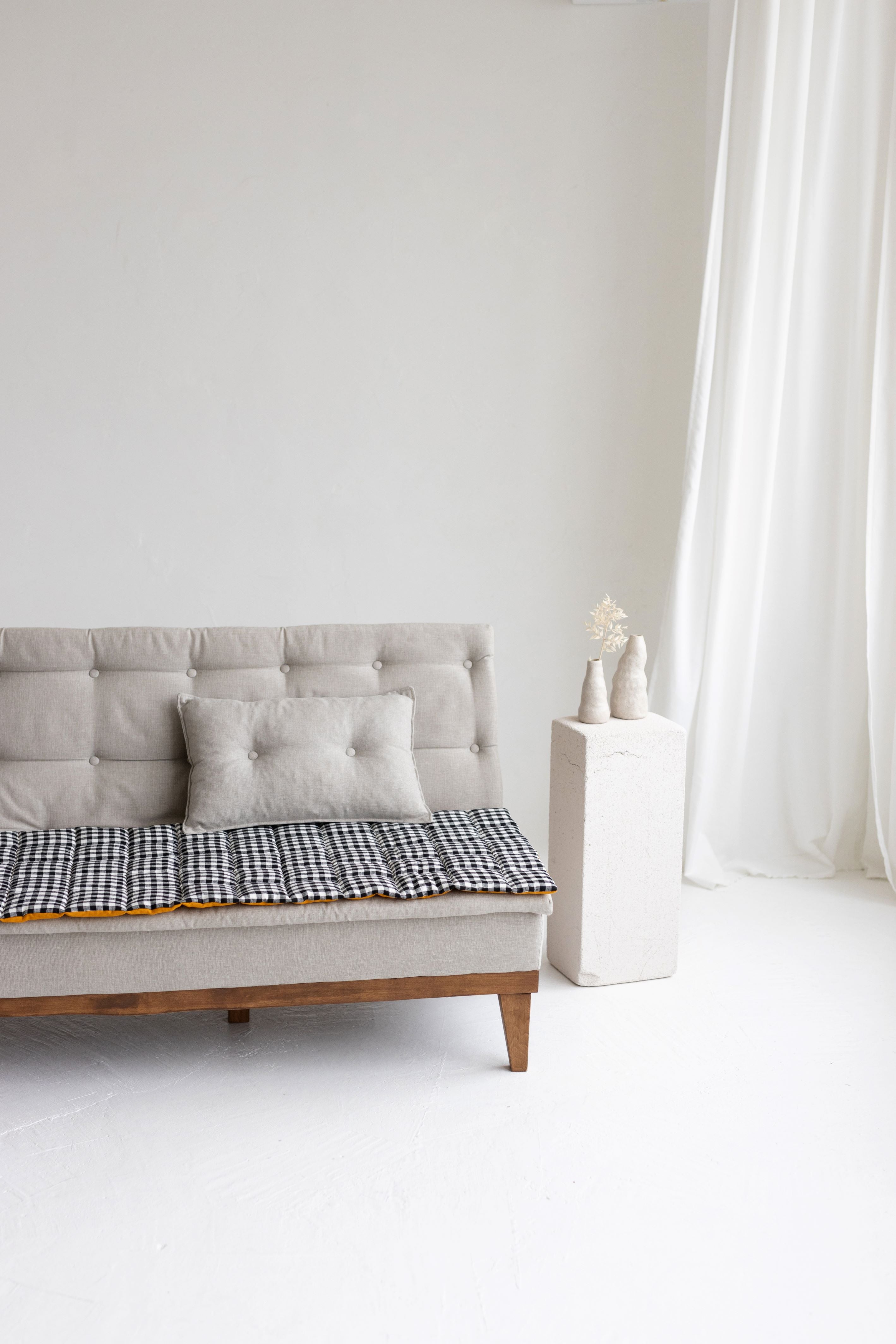 Two-sided Mustard Linen Couch Mat