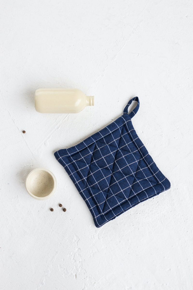 blue linen oven mitt and linen pot holder