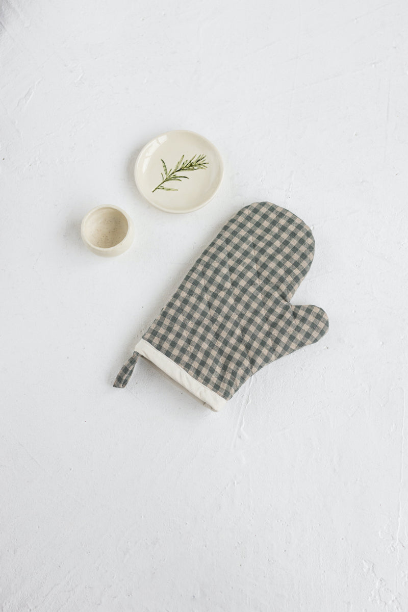 linen oven mitt and linen pot holder