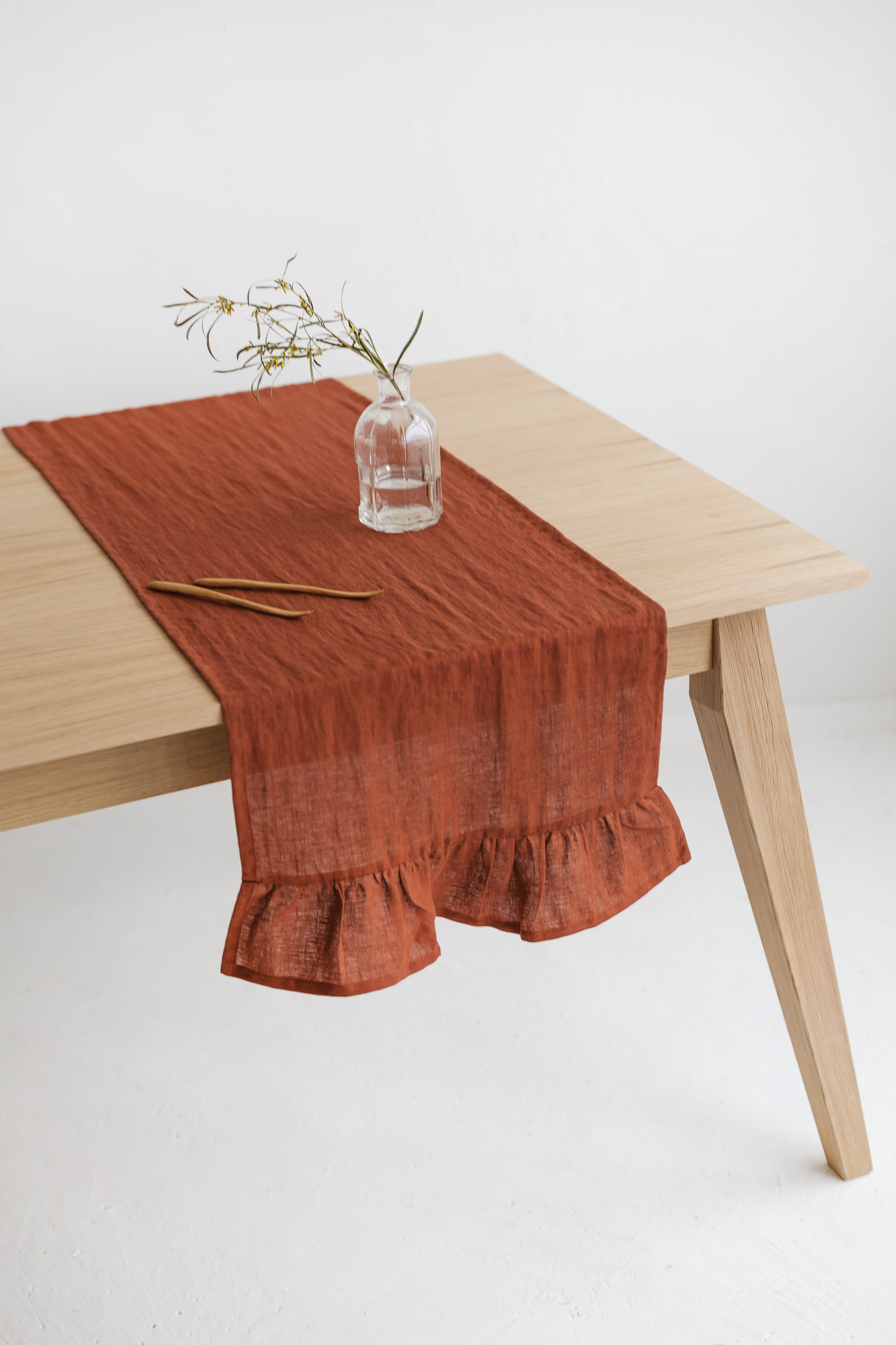 linen table runner