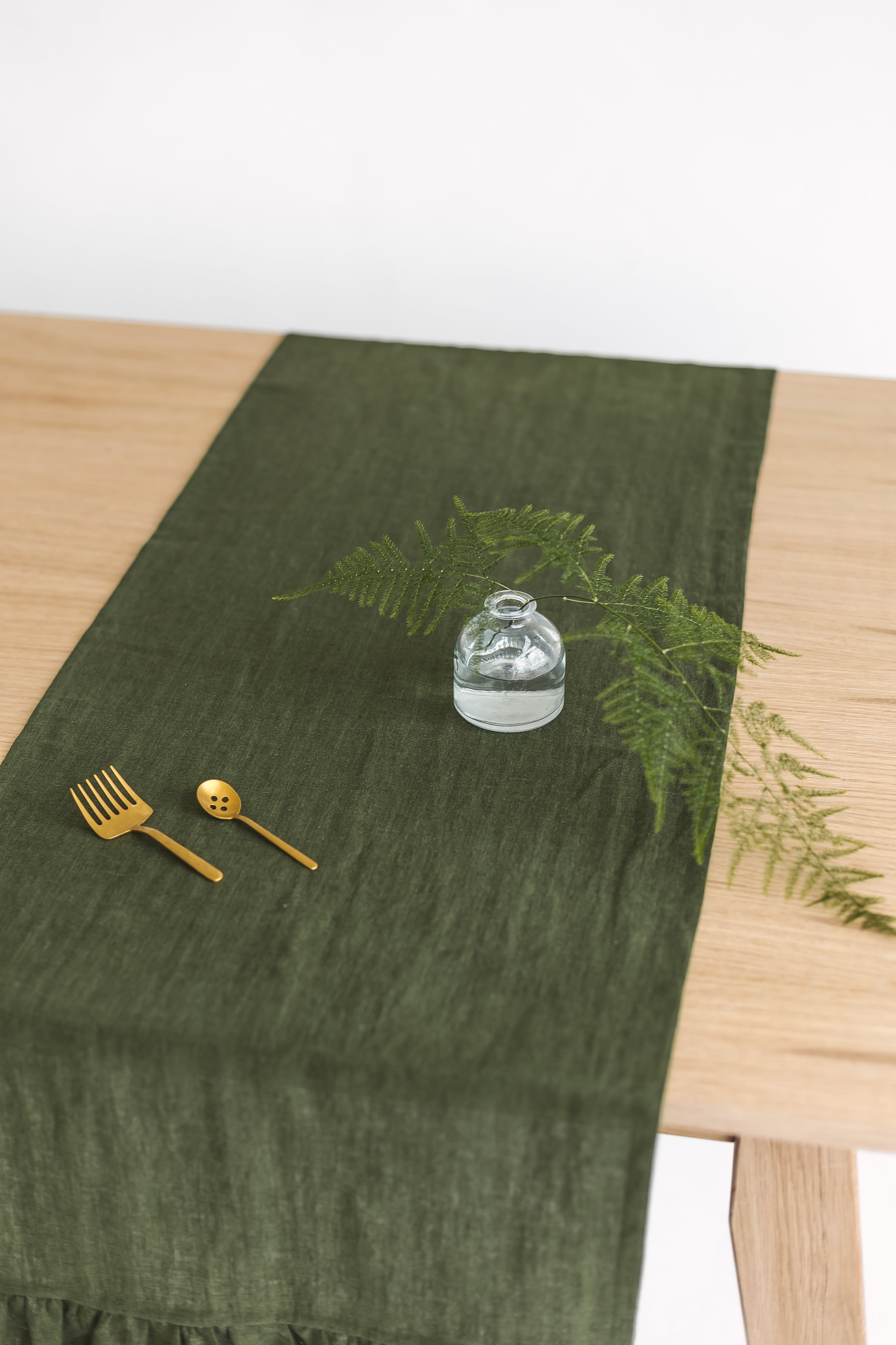 linen table runner