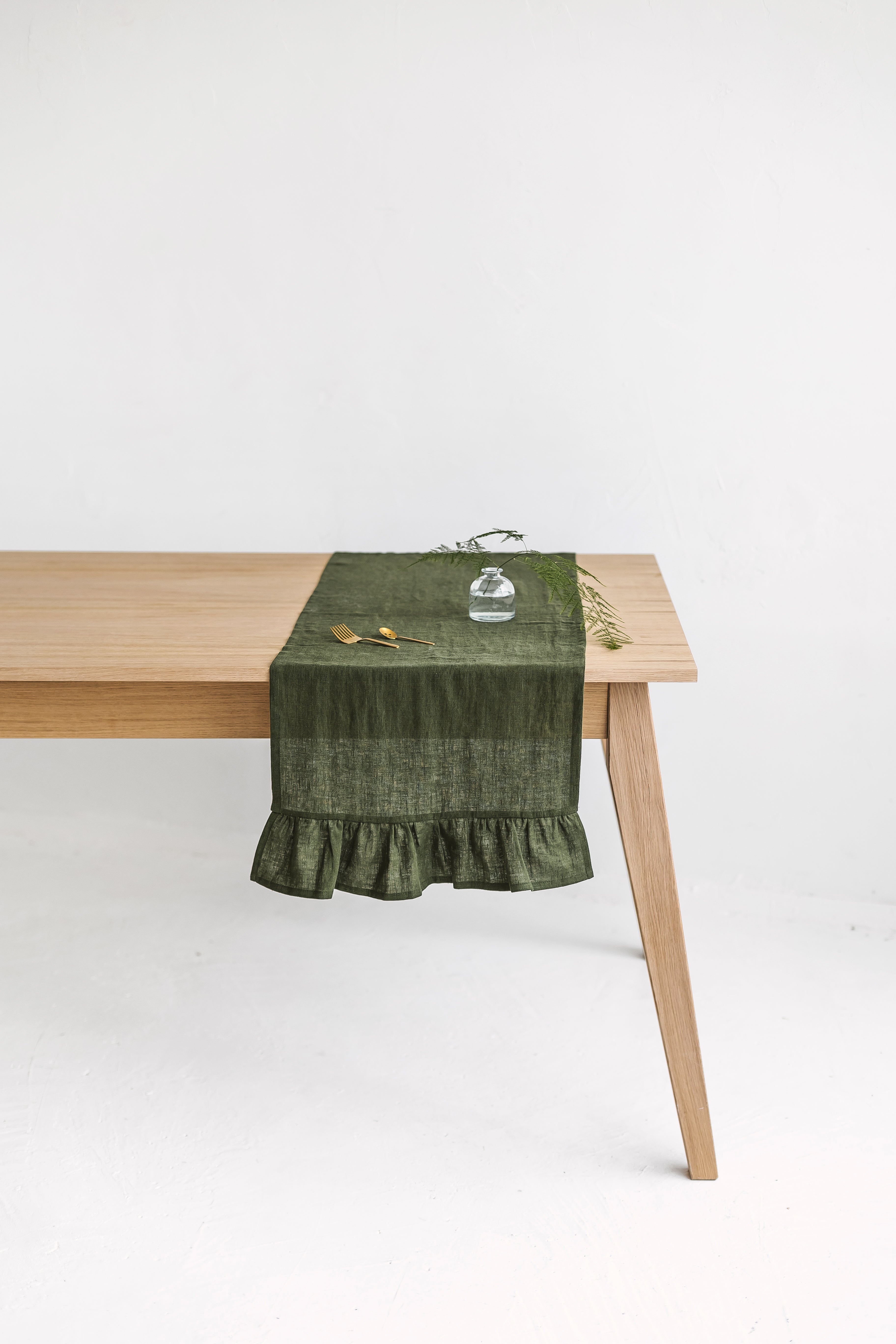 linen table runner