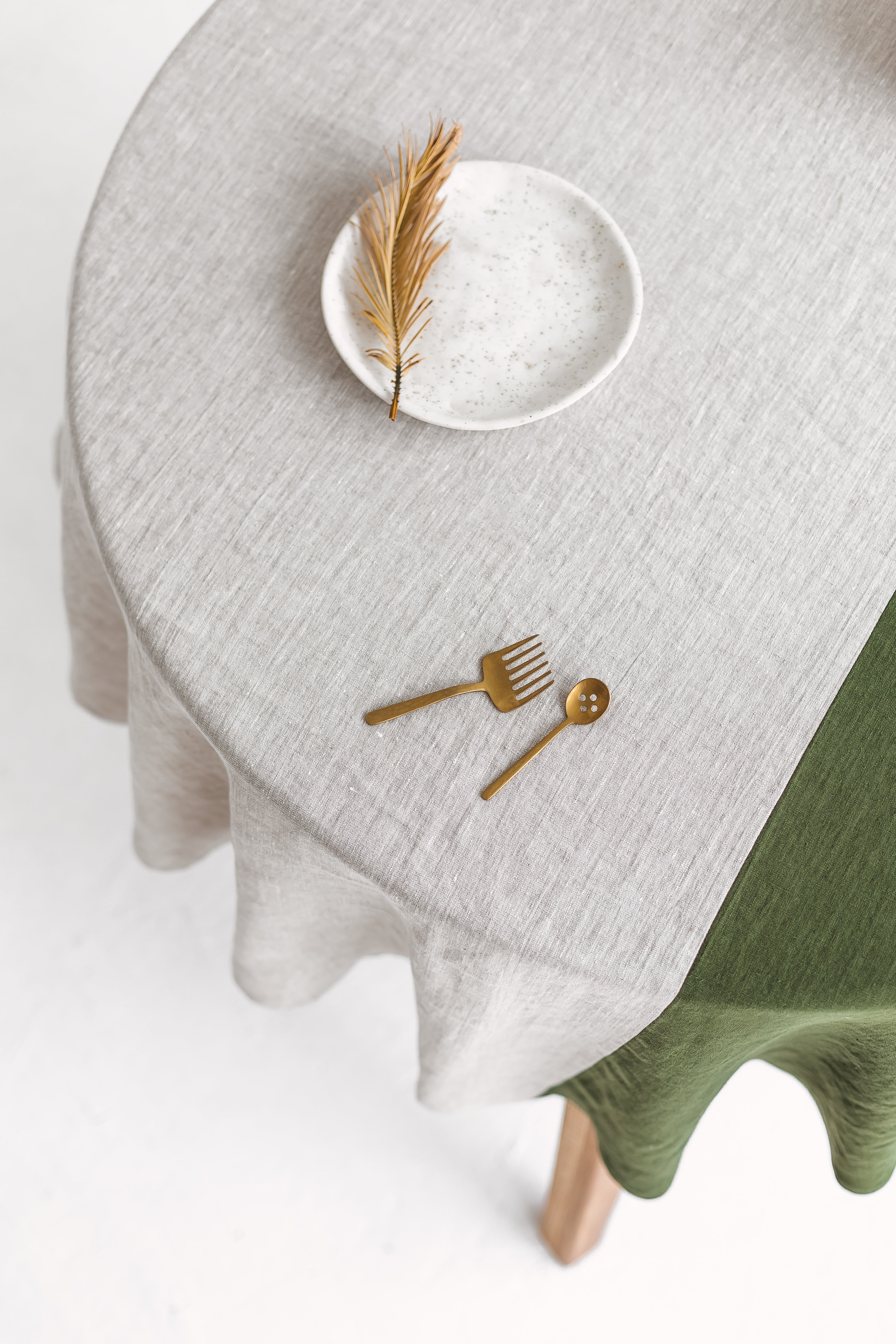 Color Block Round Rusty Linen Tablecloth