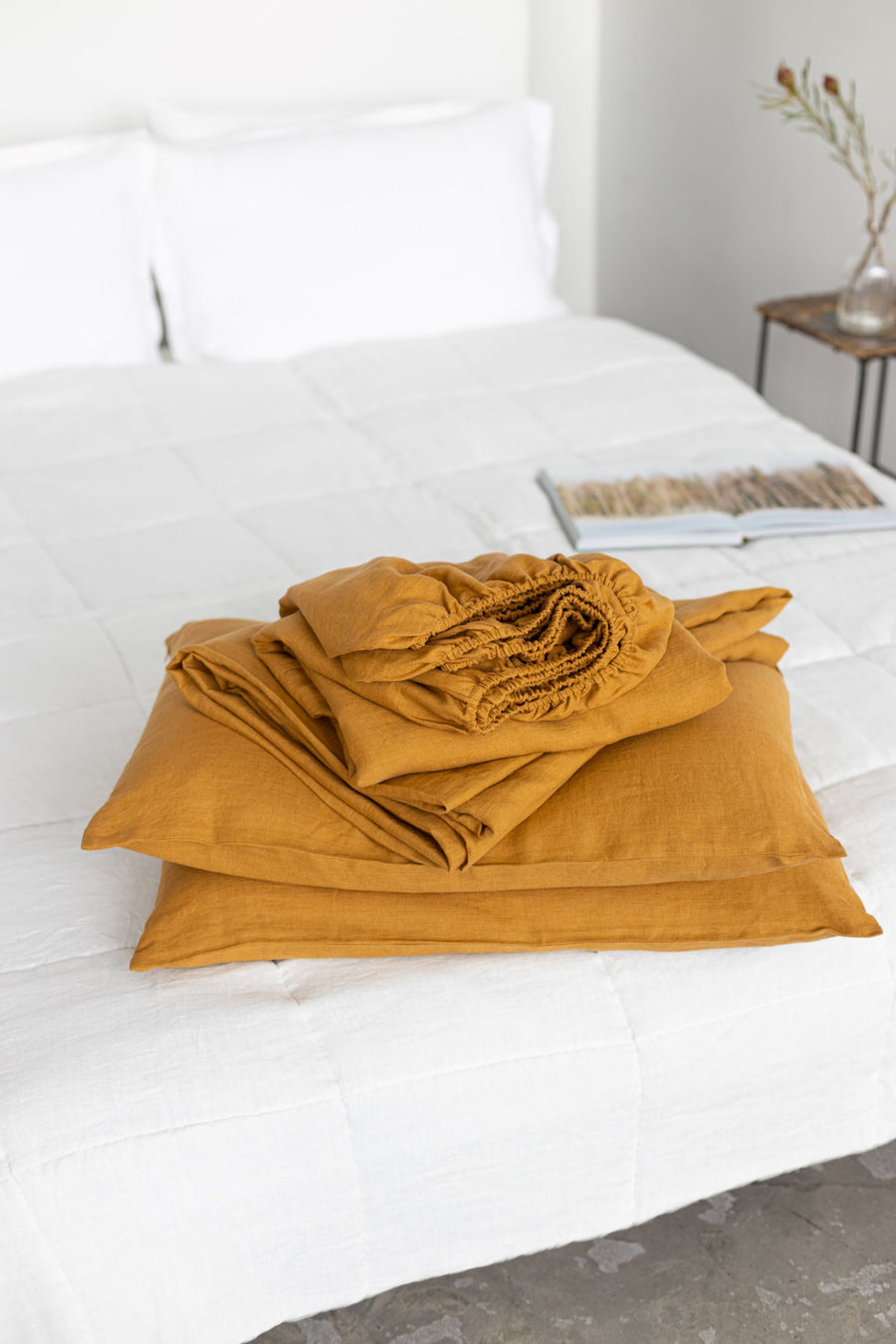 Set Of Fitted Sheet, Flat Sheet And 2 Pillowcases in Amber