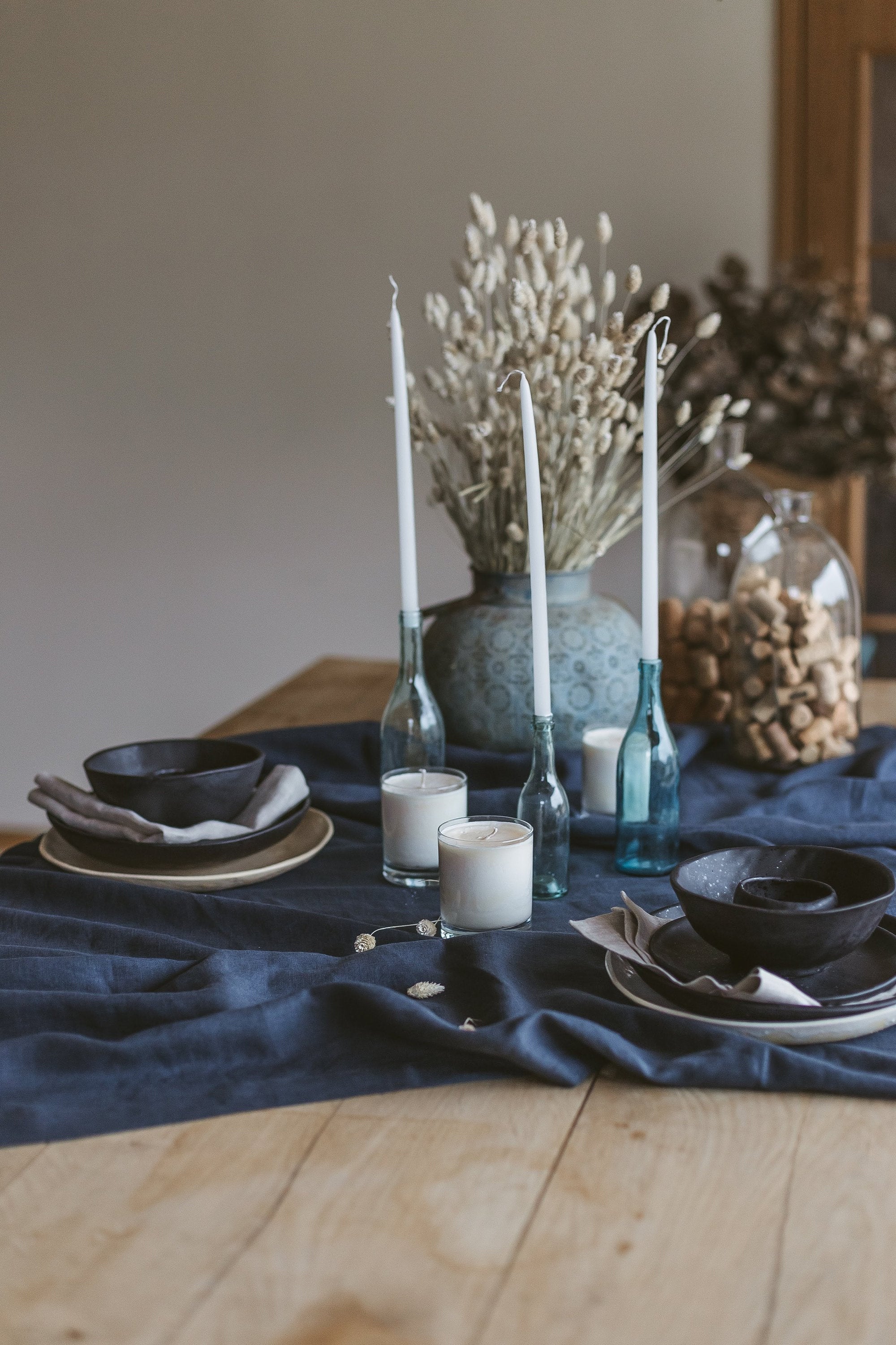 Coal Gray Linen Tablecloth – Sand Snow Linen, image size:2000x3000