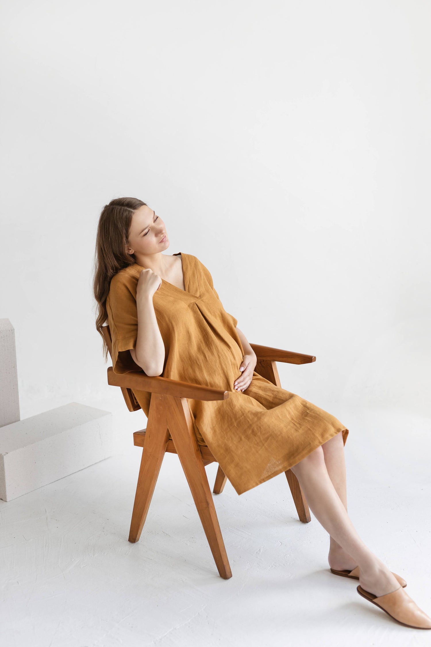 5 Reasons Why Linen Maternity Dresses are Perfect for Summer