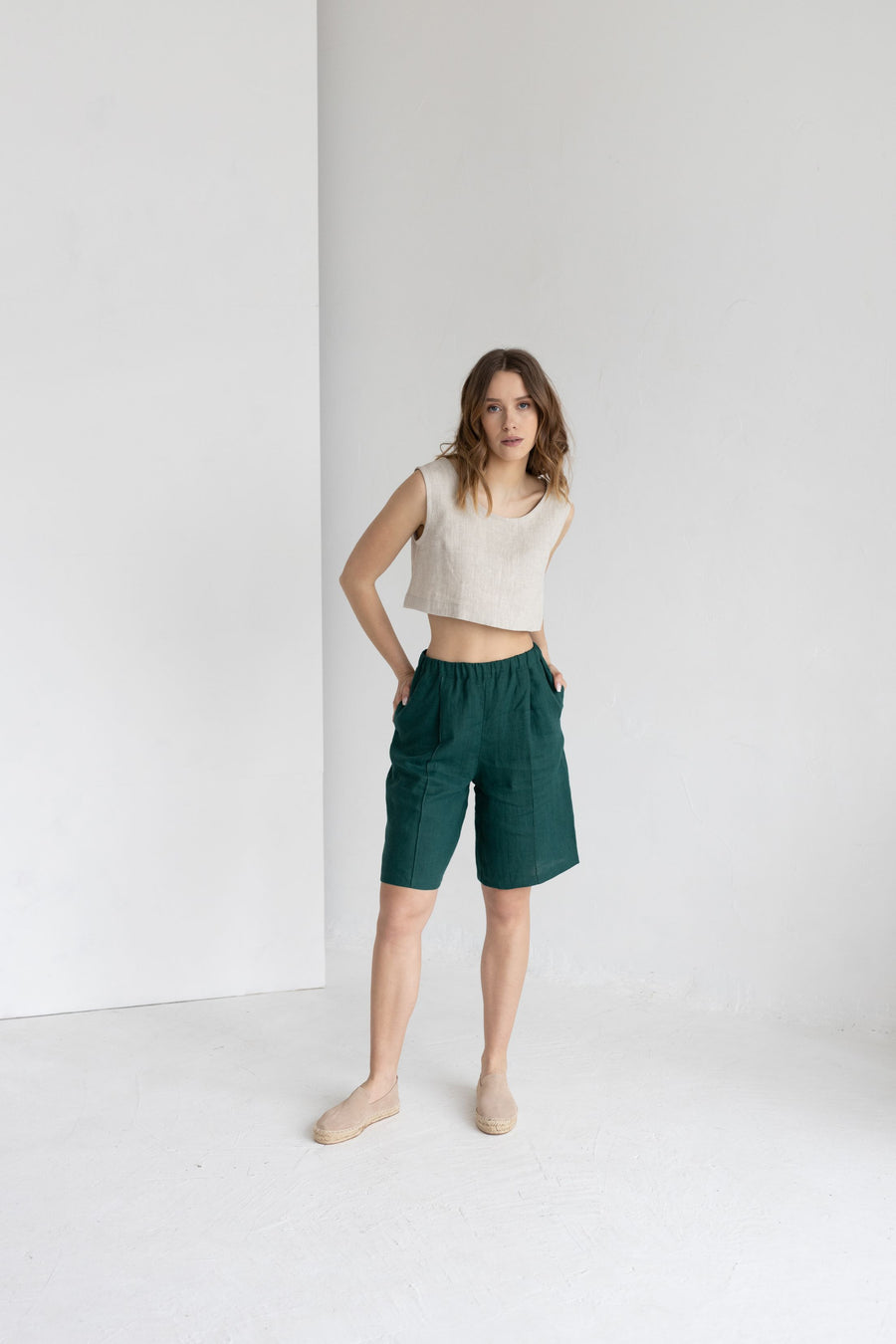 Emerald Wide-Leg Linen Bermuda Shorts With Crease Line