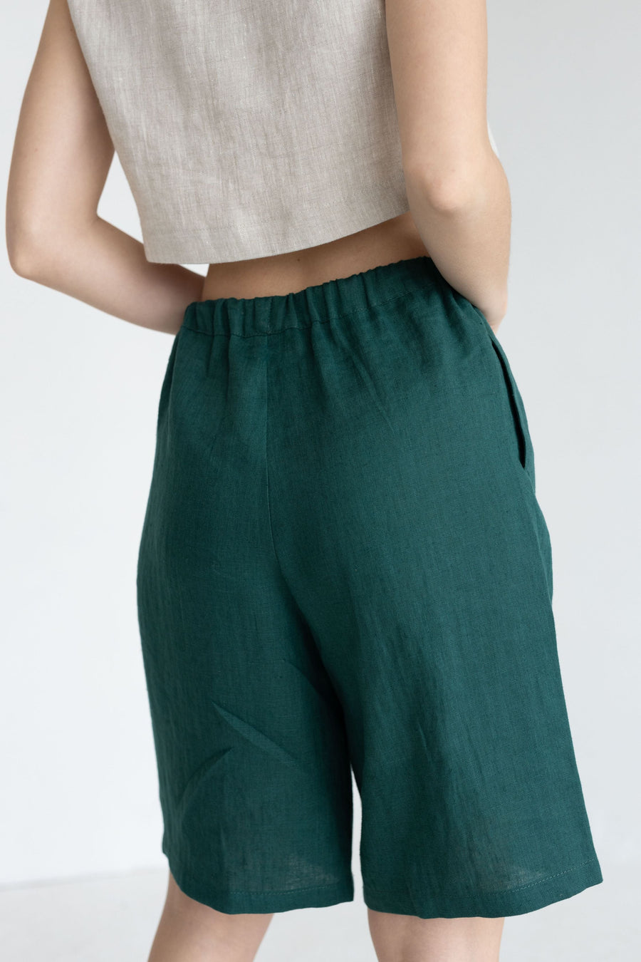 Rusty Wide-Leg Linen Bermuda Shorts With Crease Line