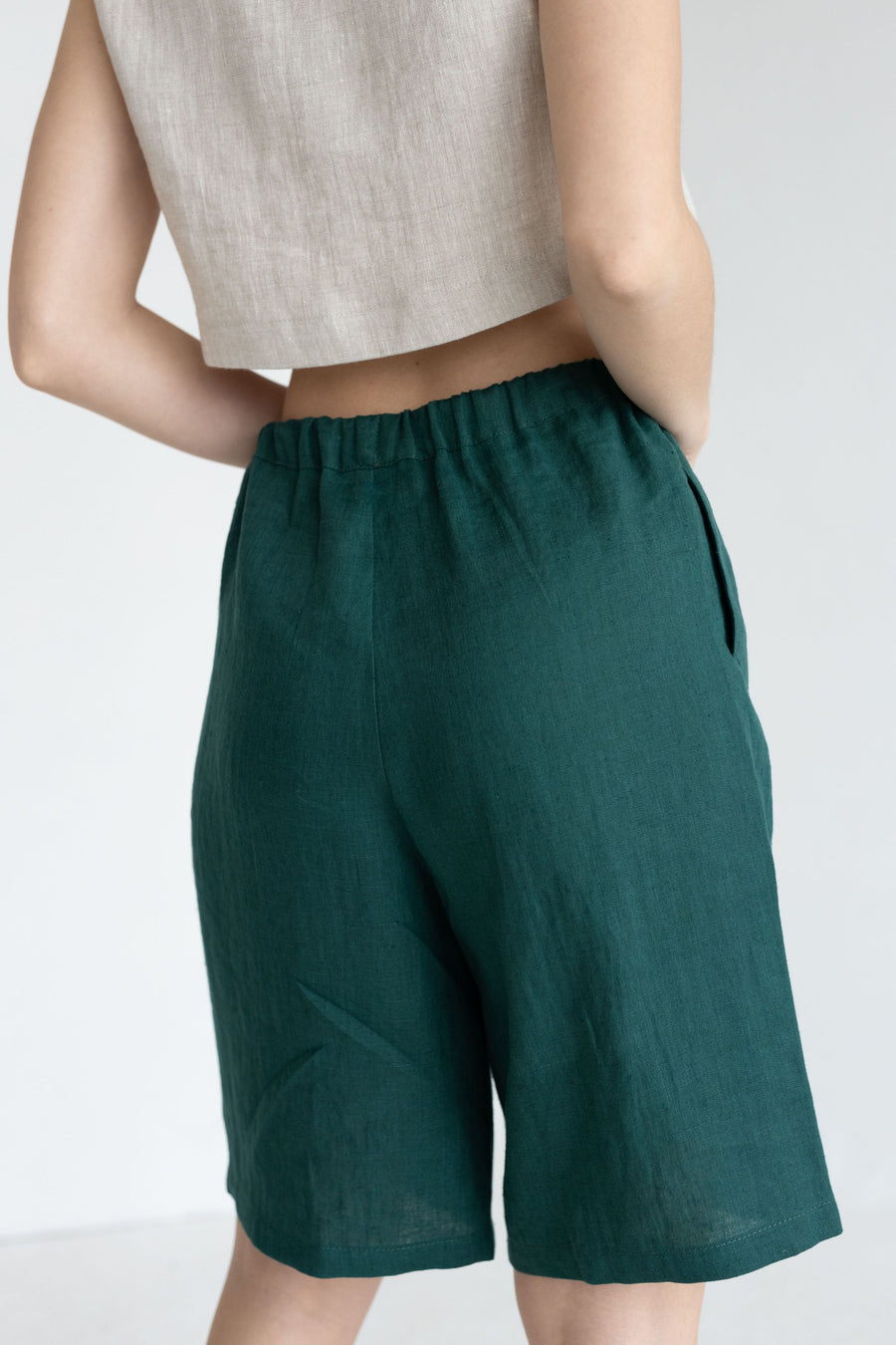 Emerald Wide-Leg Linen Bermuda Shorts With Crease Line