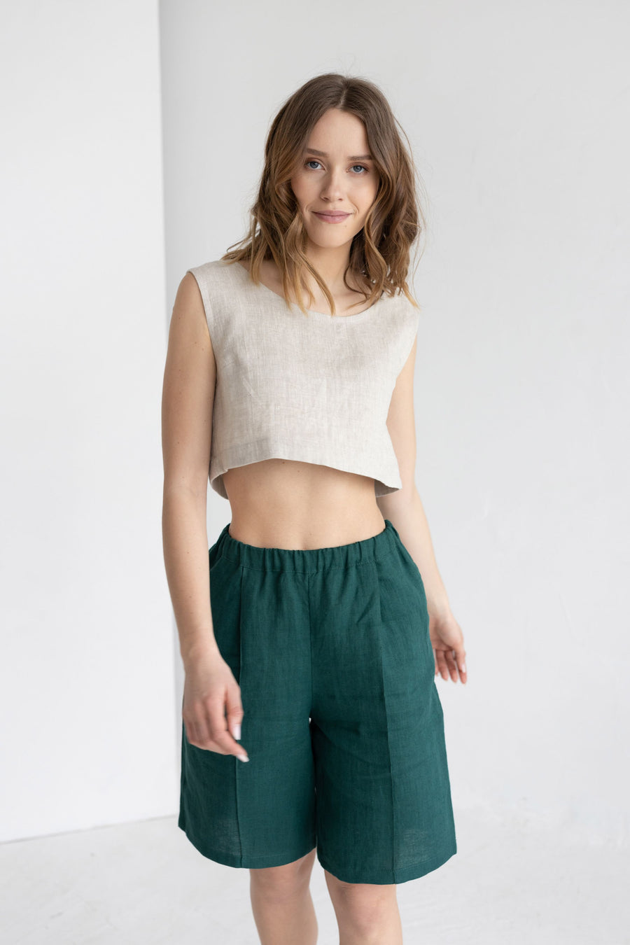 Emerald Wide-Leg Linen Bermuda Shorts With Crease Line