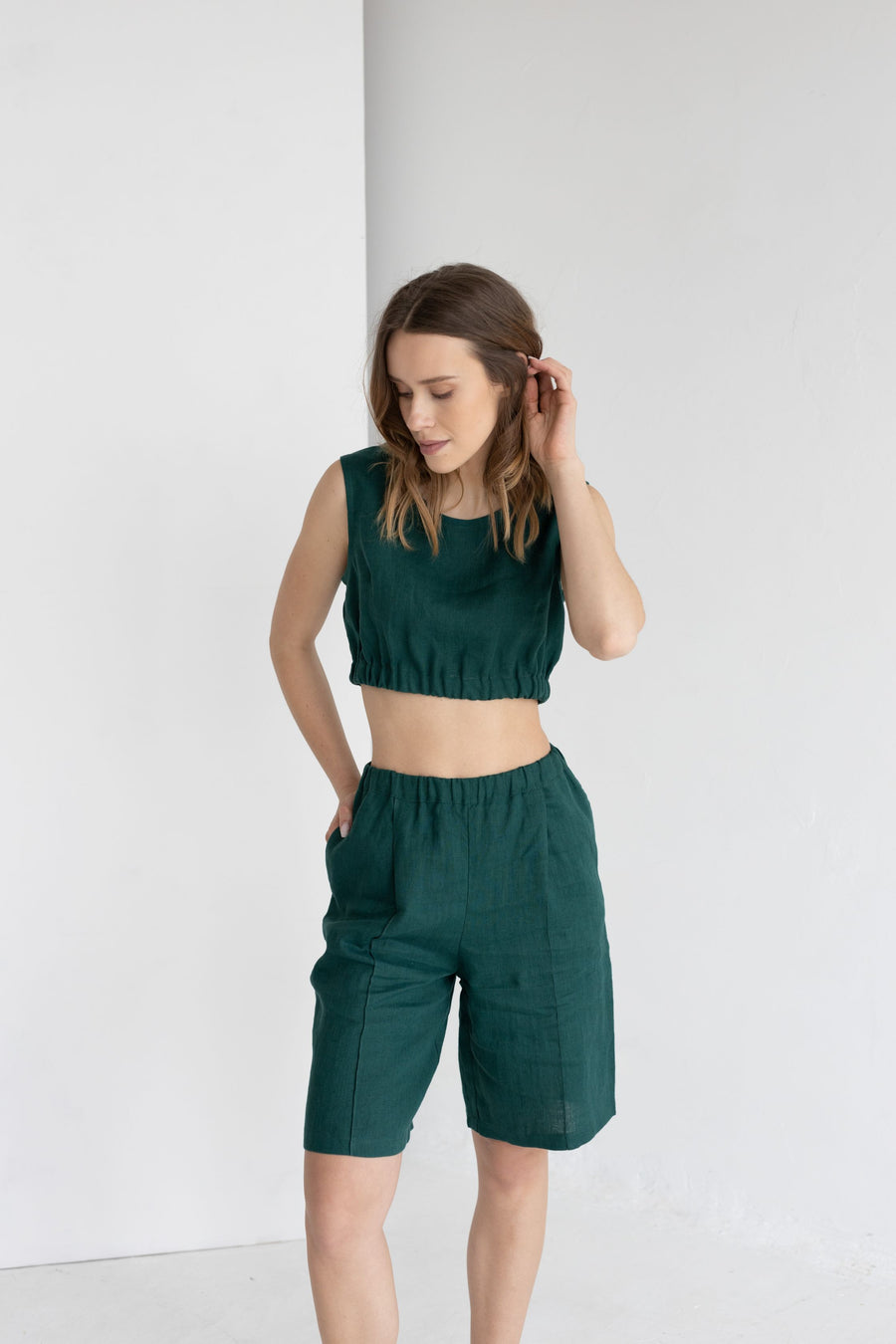 Emerald Wide-Leg Linen Bermuda Shorts With Crease Line