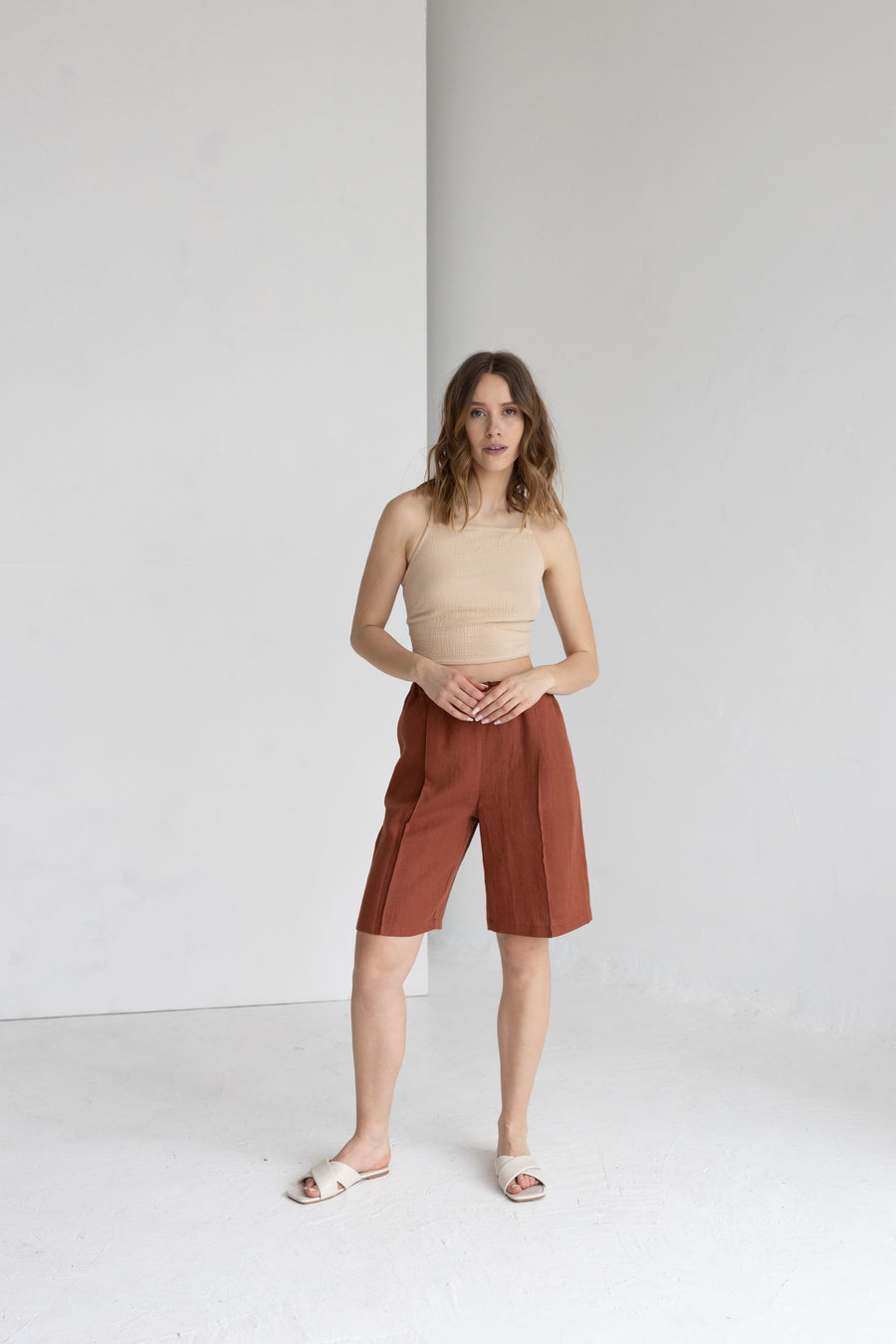 Emerald Wide-Leg Linen Bermuda Shorts With Crease Line