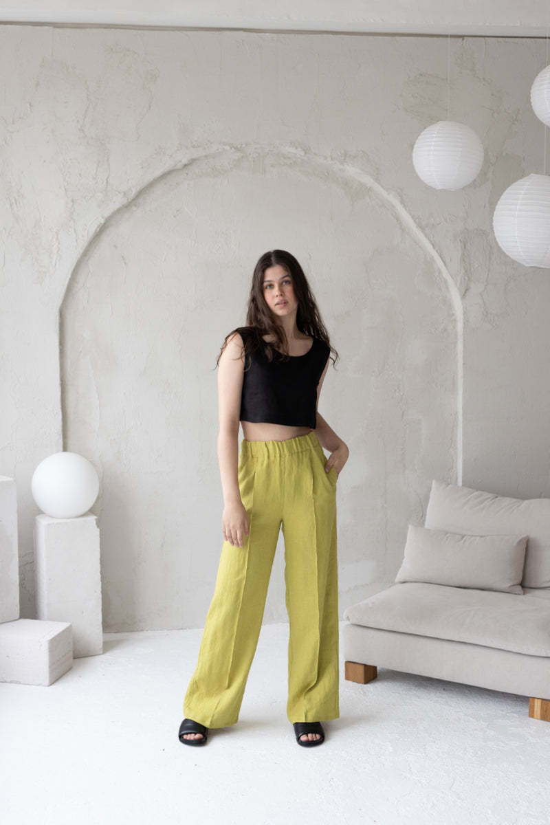 green linen pants with crease