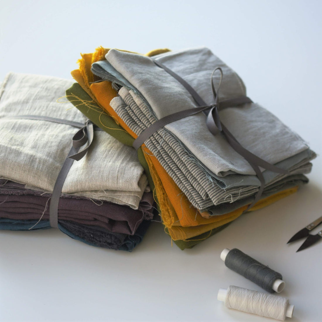 Linen scraps bundle of various sizes and colours