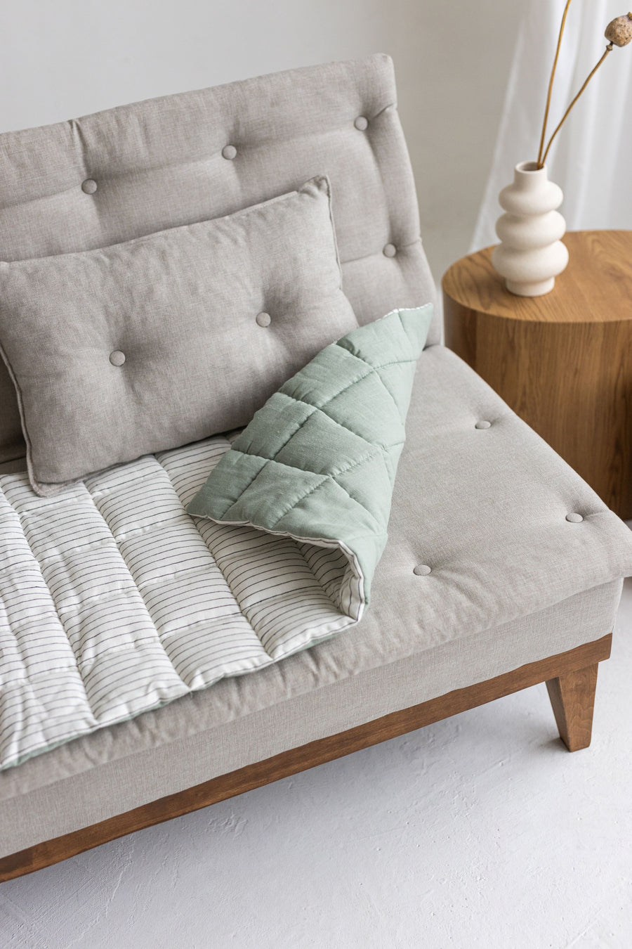 Two-sided Sage Linen Couch Mat
