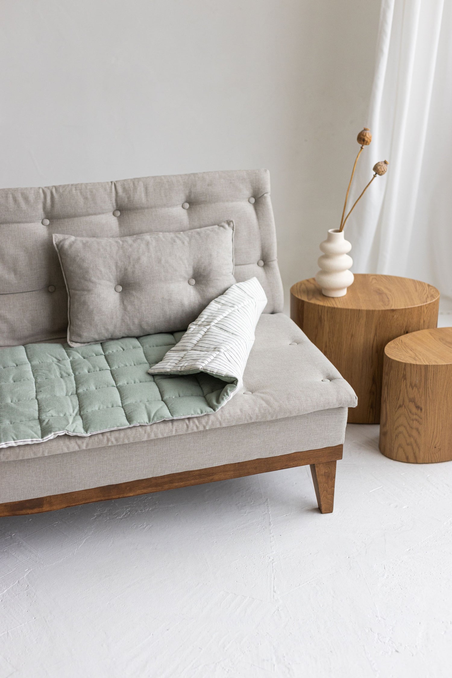 Two-sided Sage Linen Couch Mat