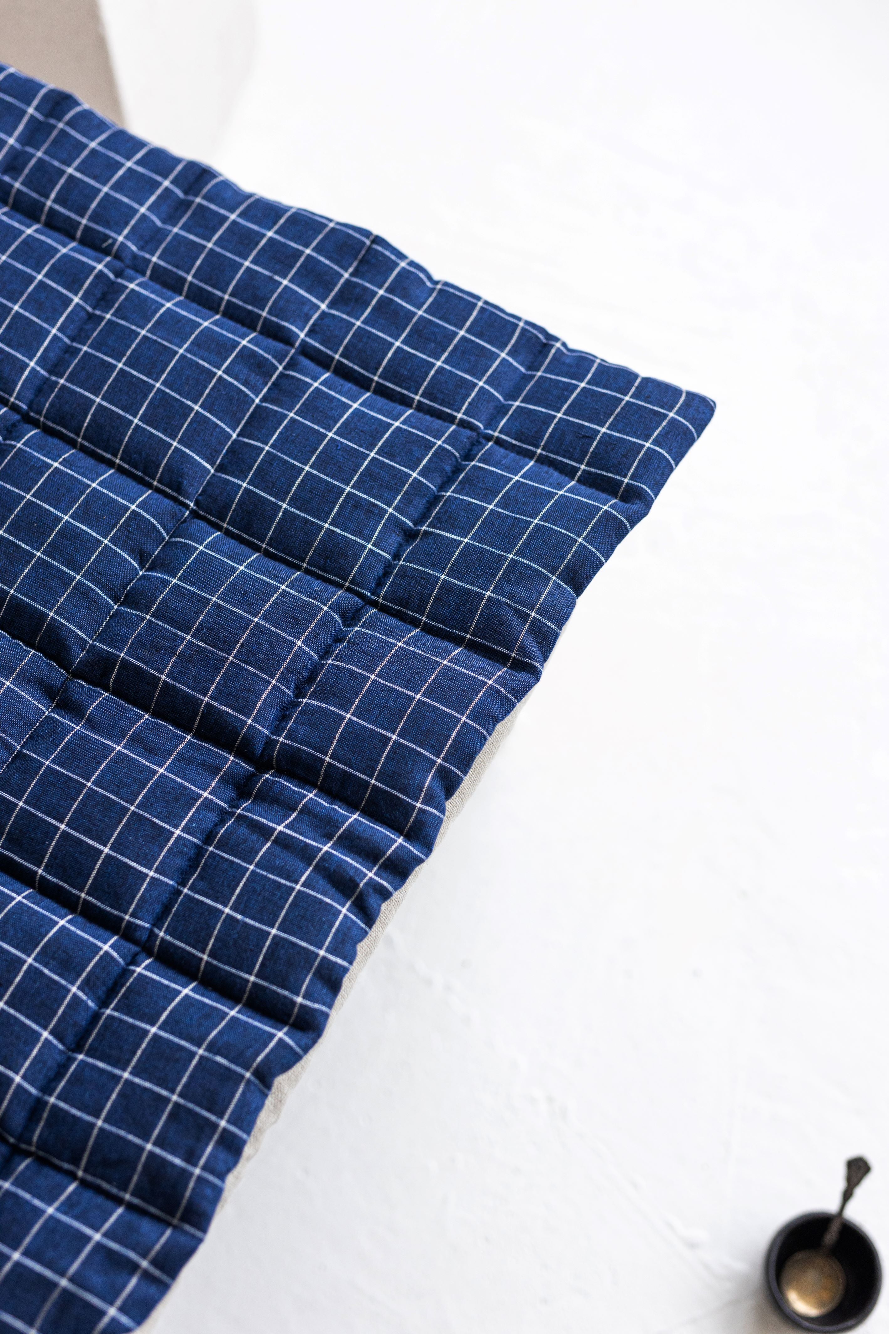 Two-sided Blue Linen Couch Mat