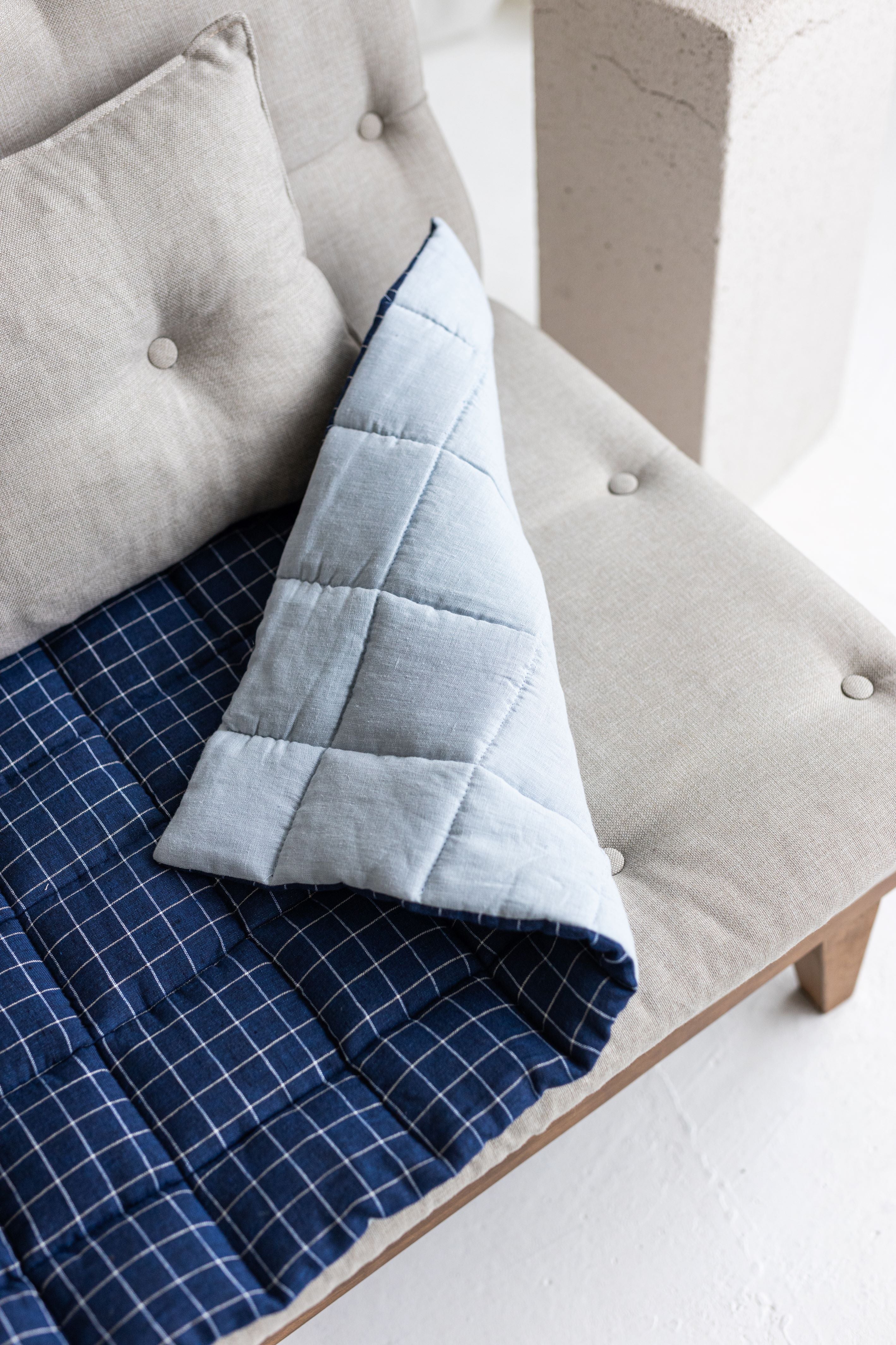 Two-sided Blue Linen Couch Mat