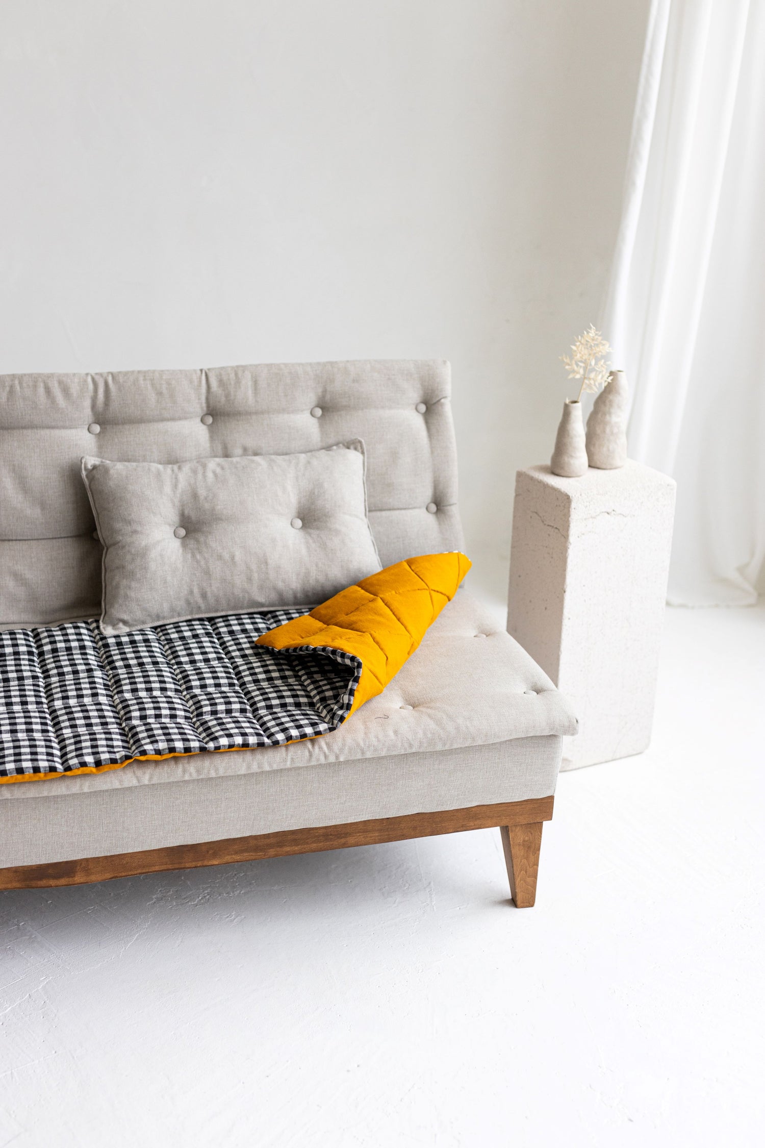 Two-sided Mustard Linen Couch Mat