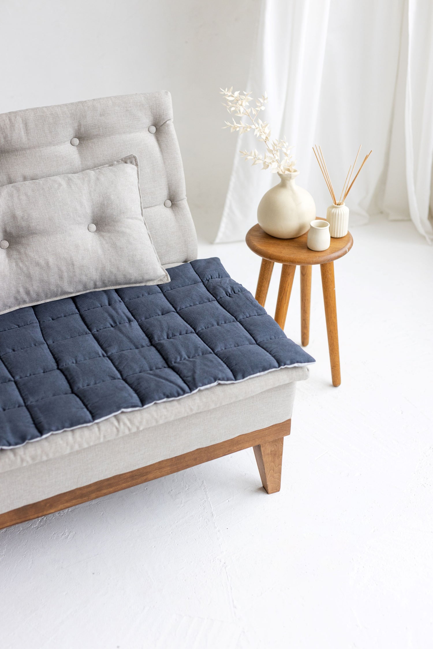 Two-sided Gray Linen Couch Mat