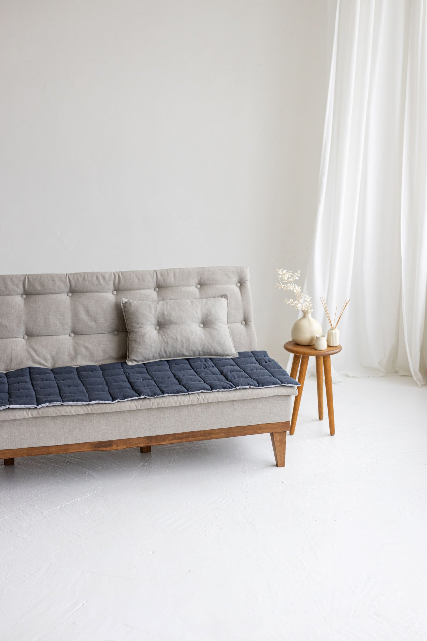 Two-sided Gray Linen Couch Mat