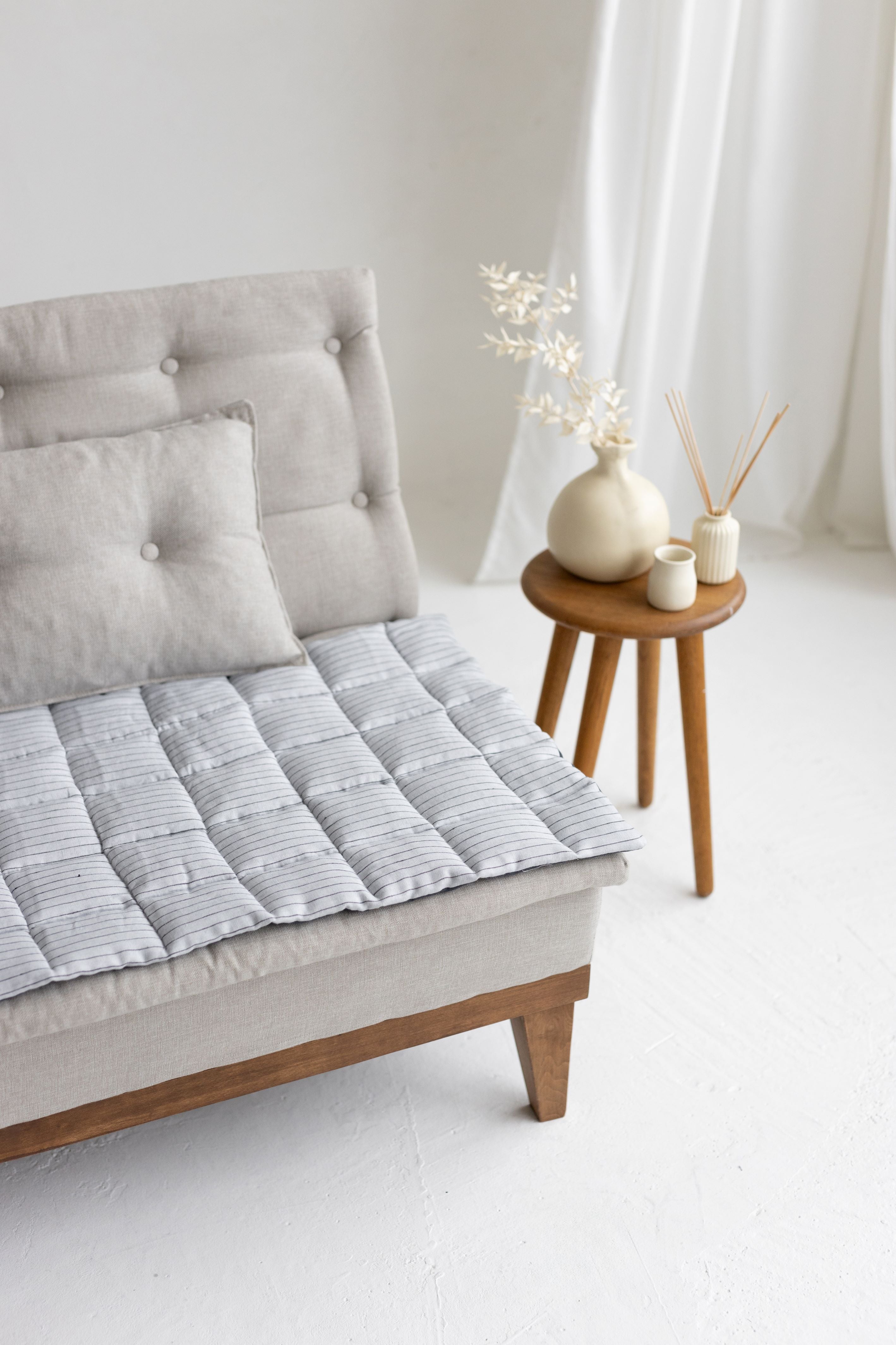 Two-sided Gray Linen Couch Mat