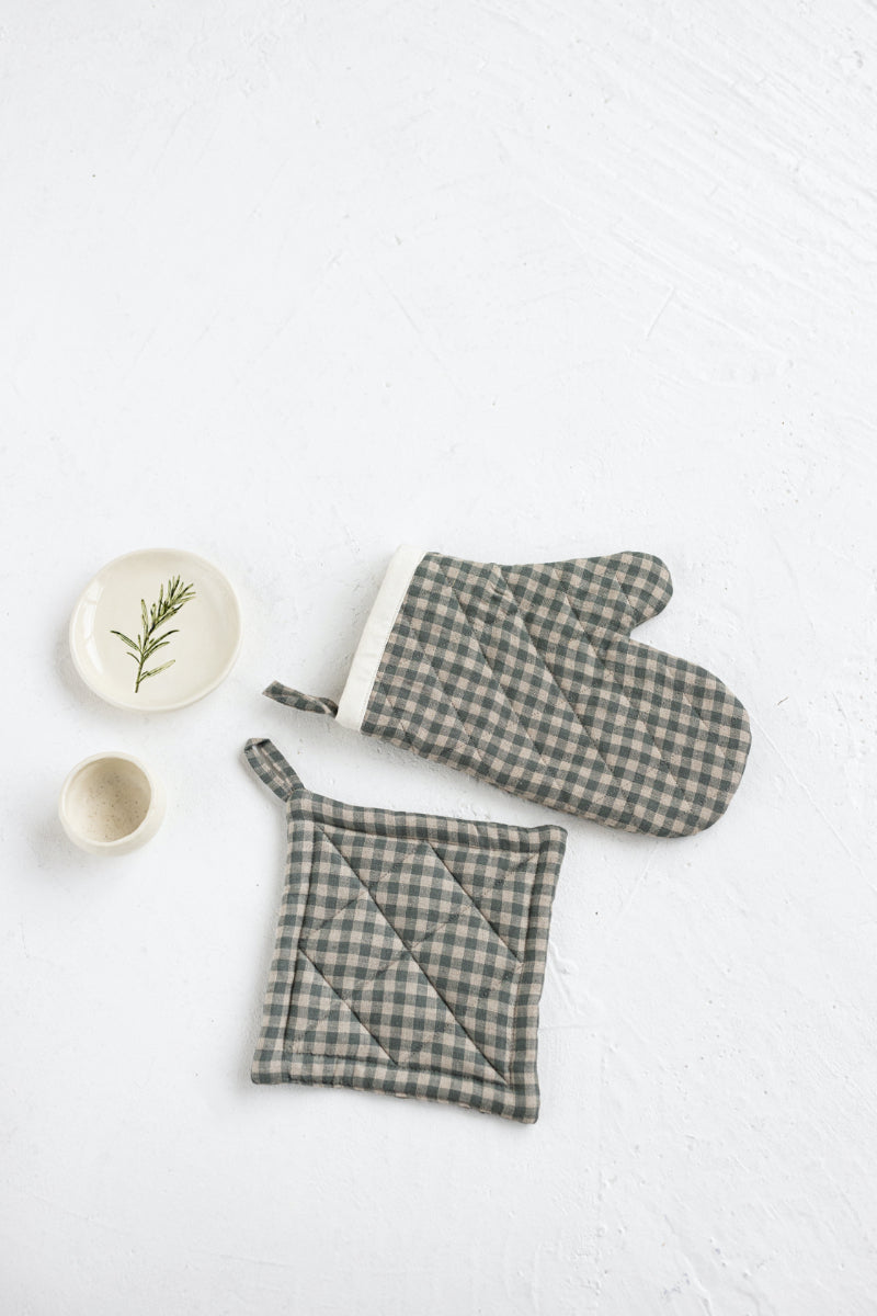 linen oven mitt and linen pot holder