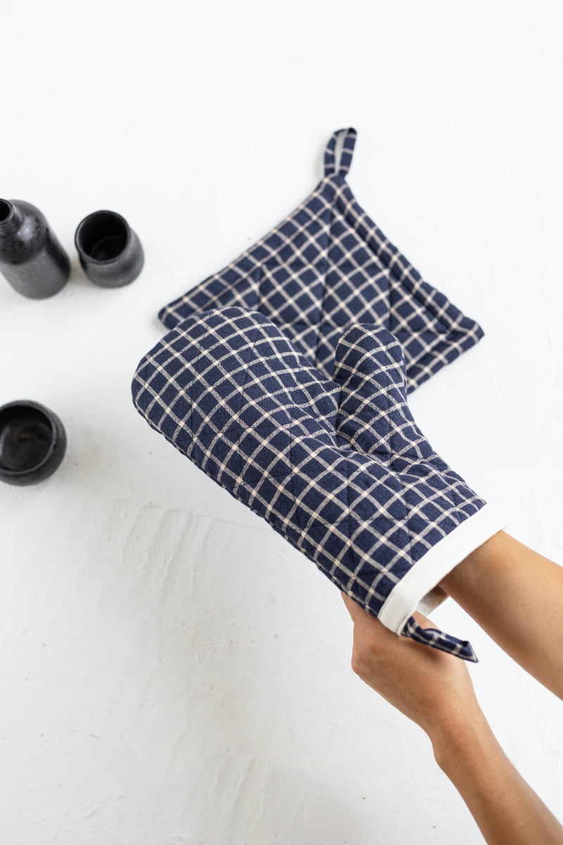 linen oven mitt and linen pot holder