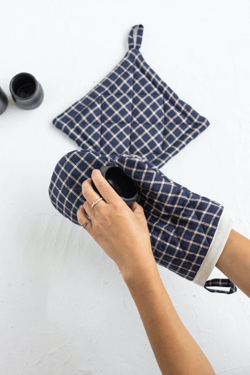 linen oven mitt and linen pot holder