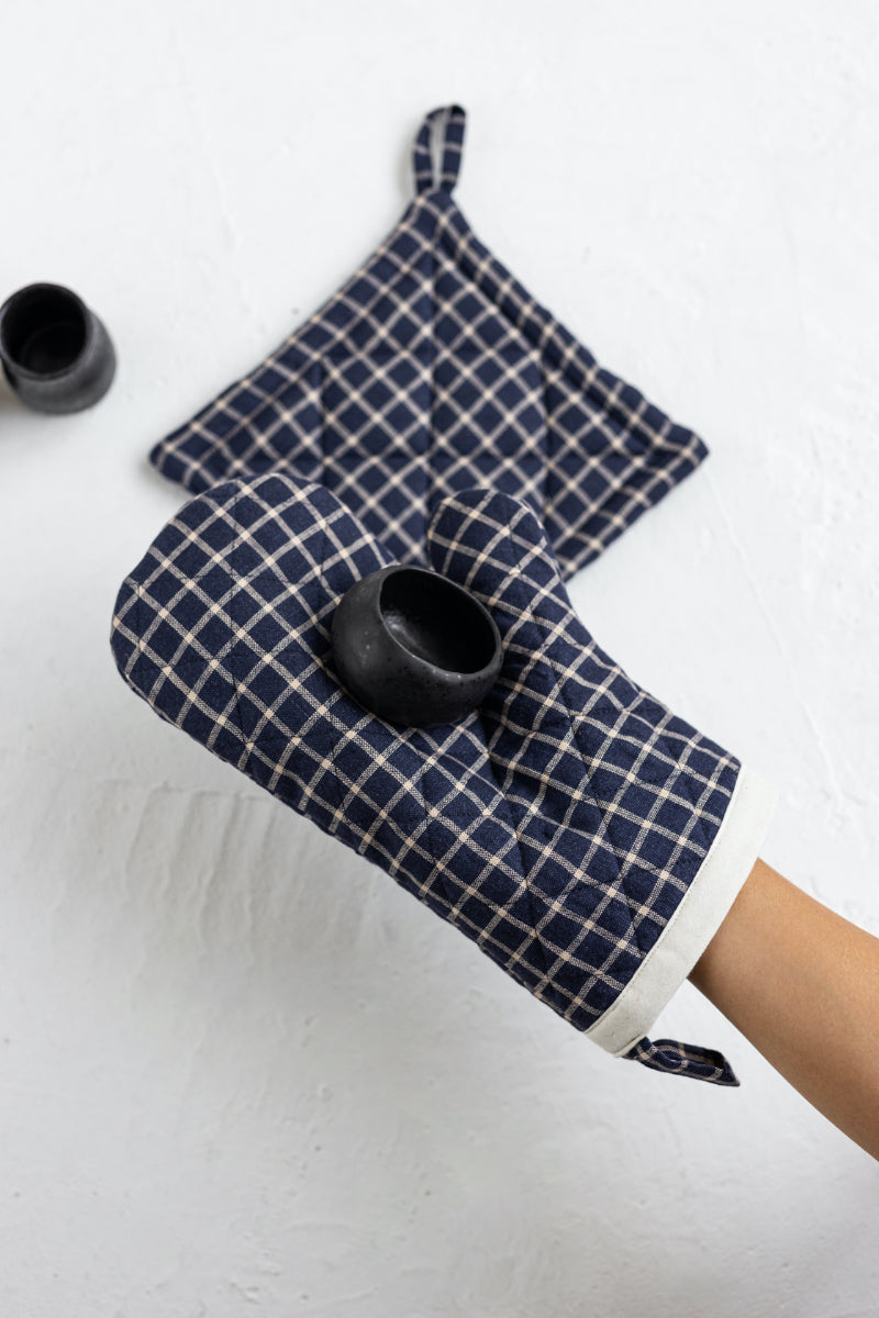 linen oven mitt and linen pot holder