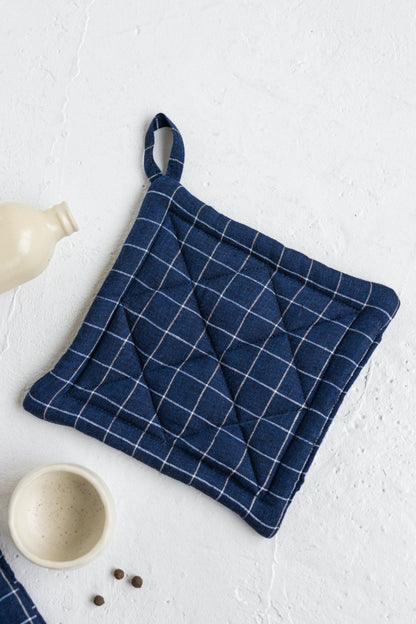 blue linen oven mitt and linen pot holder