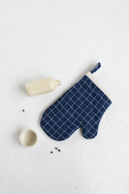 blue linen oven mitt and linen pot holder