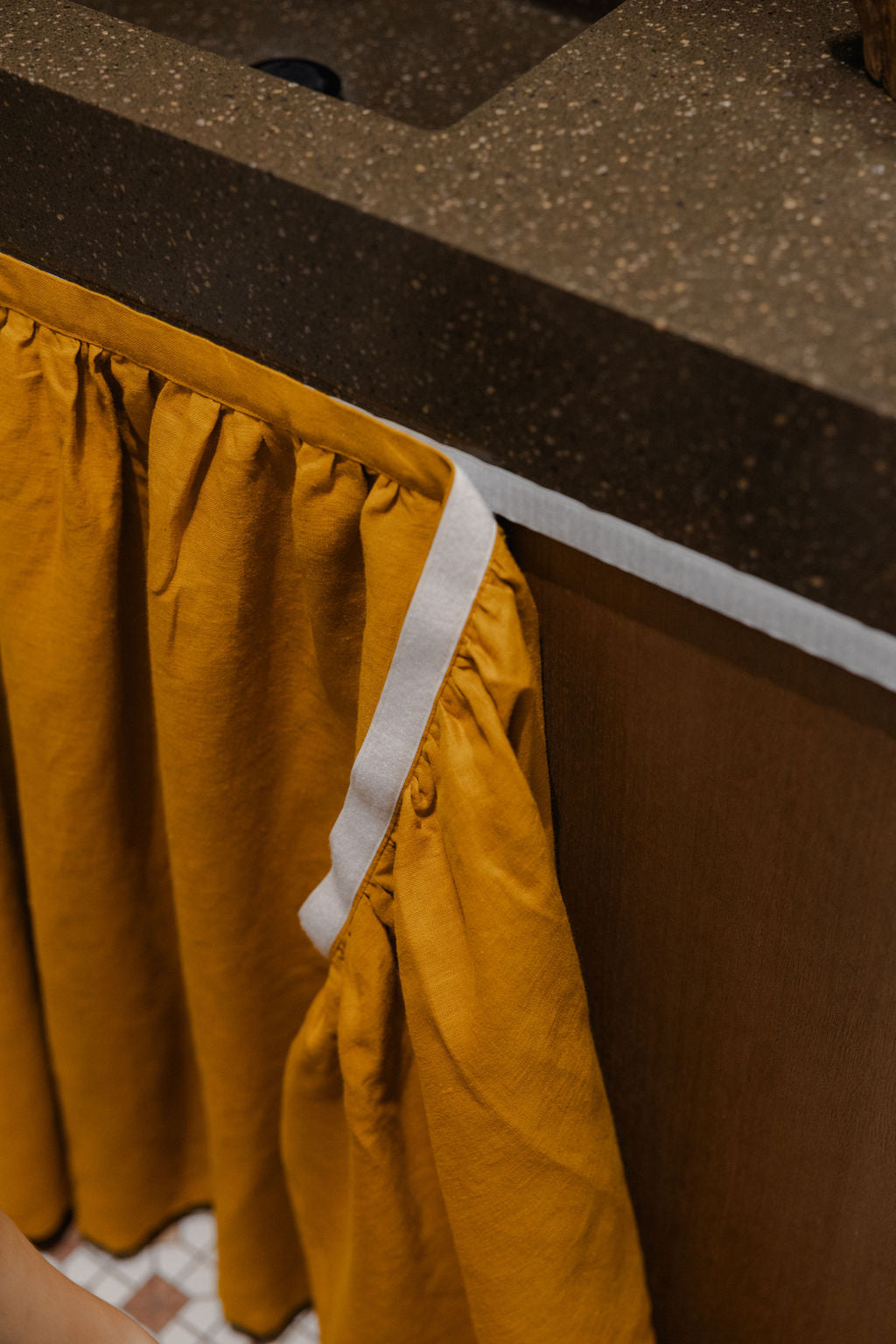 linen sink skirt with velcro
