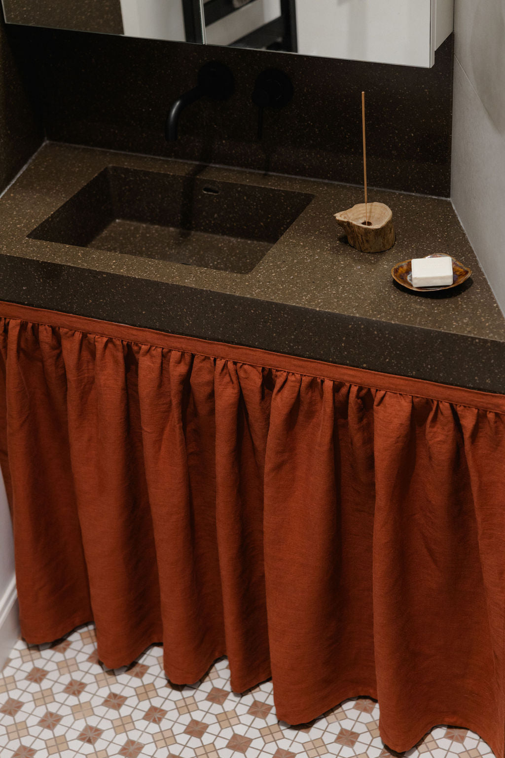 linen sink skirt with velcro