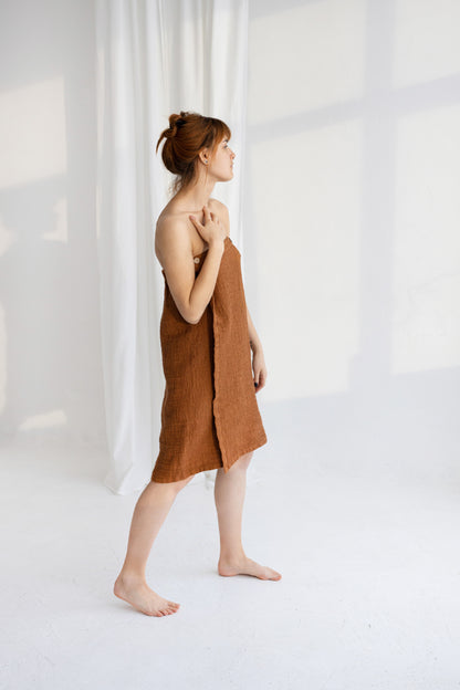 The model is wearing XS/S/M size.