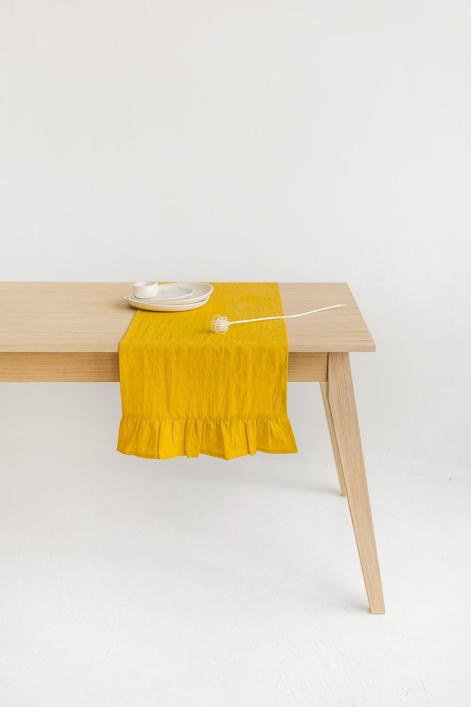 linen table runner