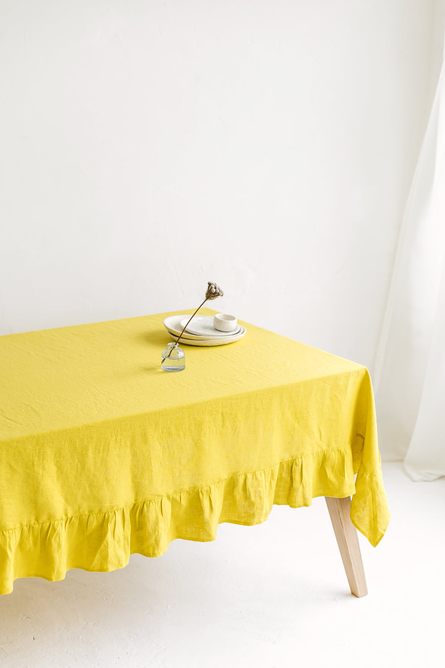 linen ruffle tablecloth