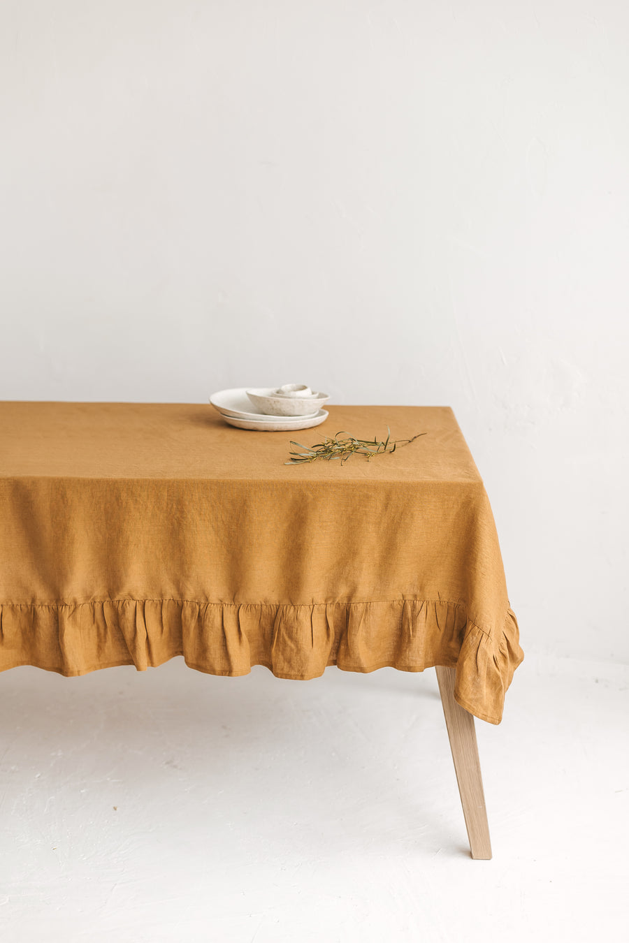 linen ruffle tablecloth