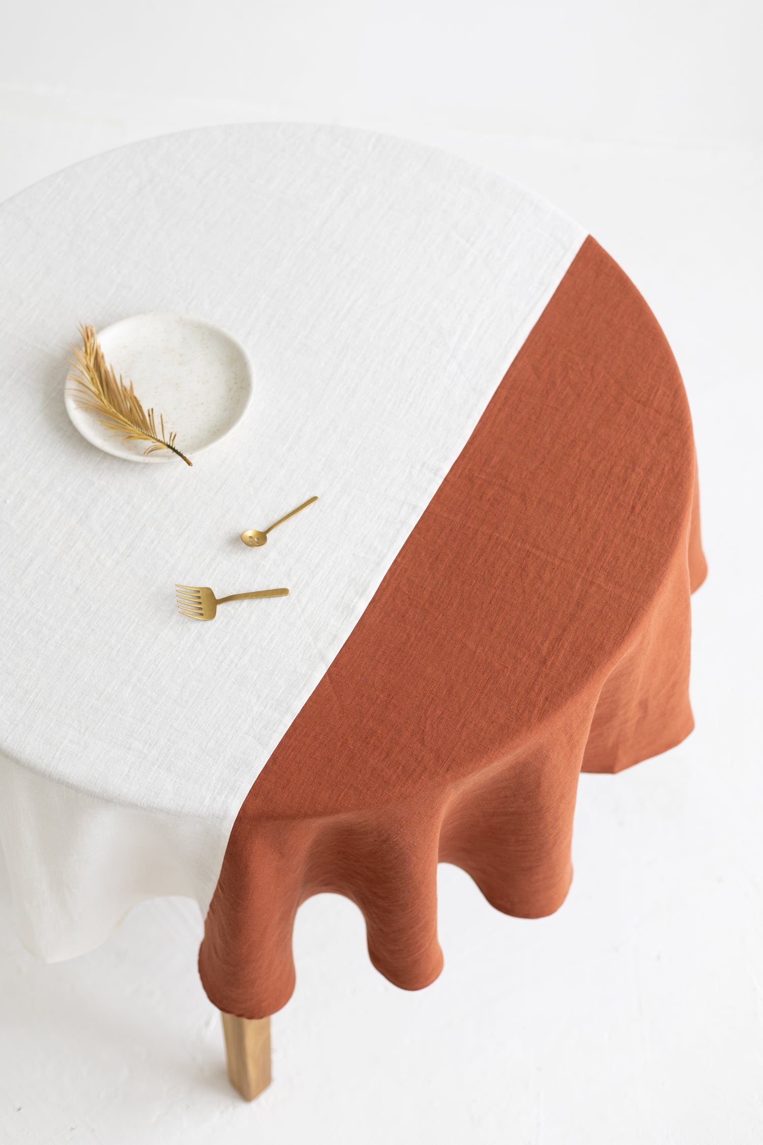 Color Block Round Rusty Linen Tablecloth