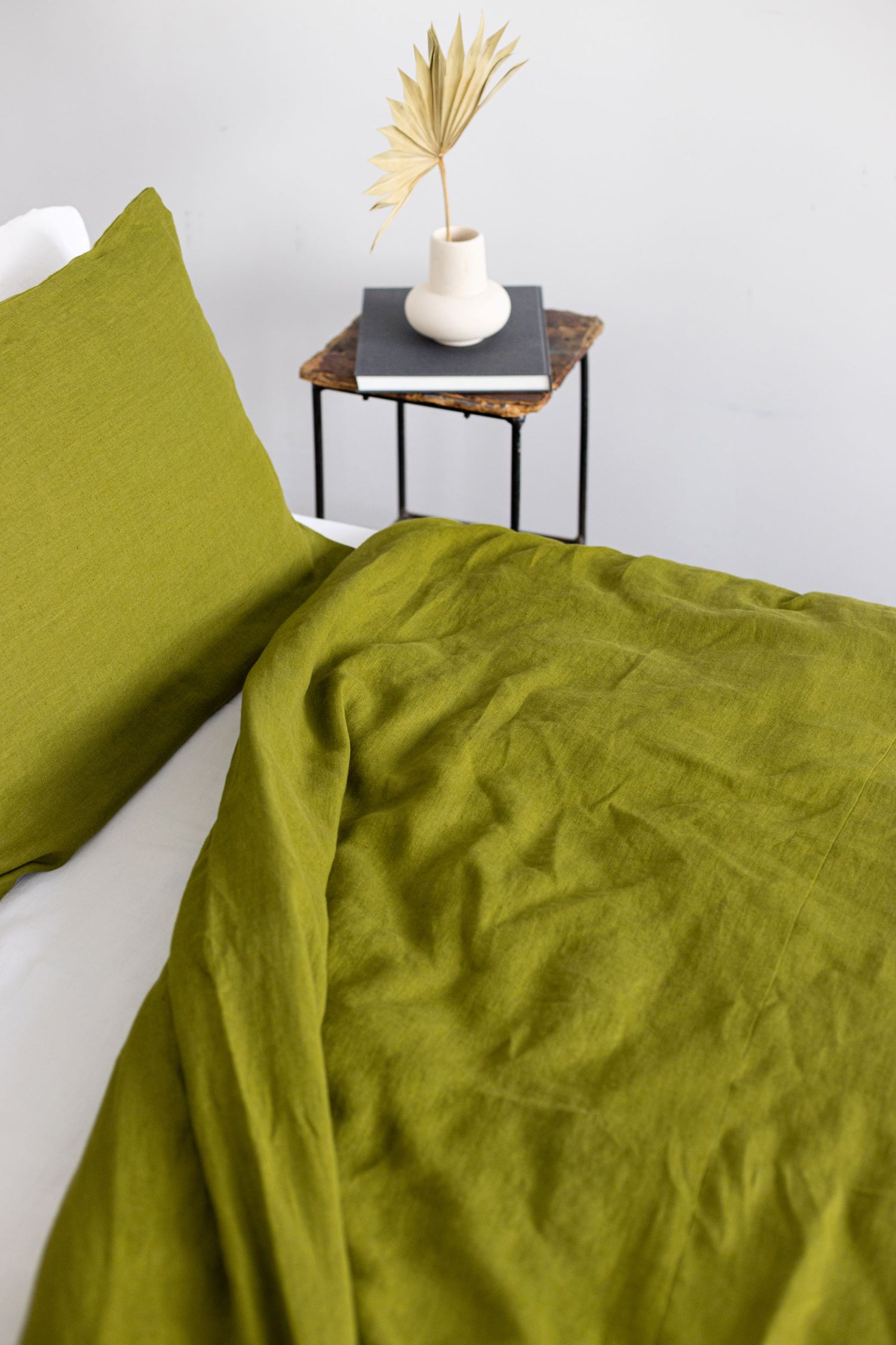 Moss green linen bedding set