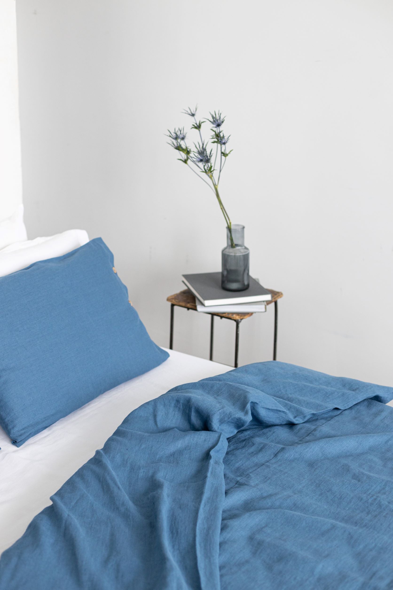 Blue linen duvet cover with buttons
