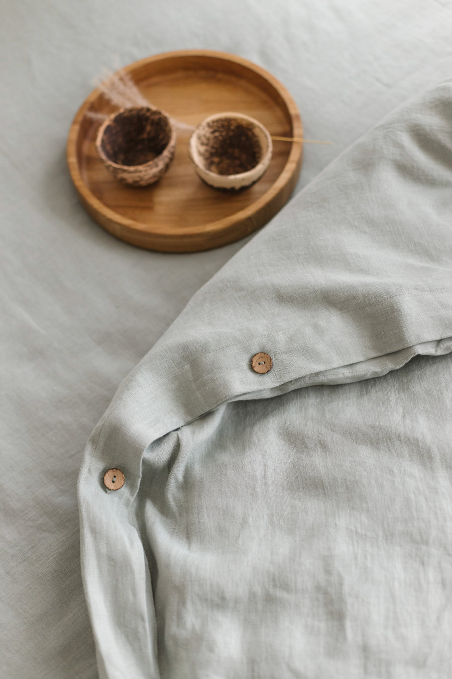 Set Of Plum Linen Duvet Cover With Buttons And 2 Pillow Cases