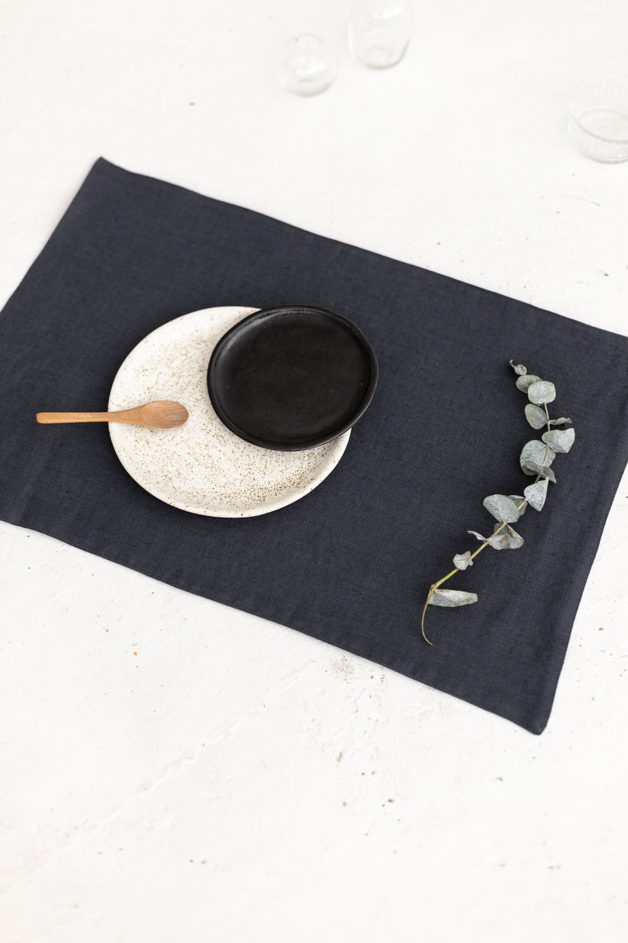 Linen table mats