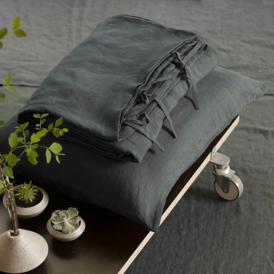 Set Of Graphite Gray Linen Duvet Cover And 2 Pillow Cases