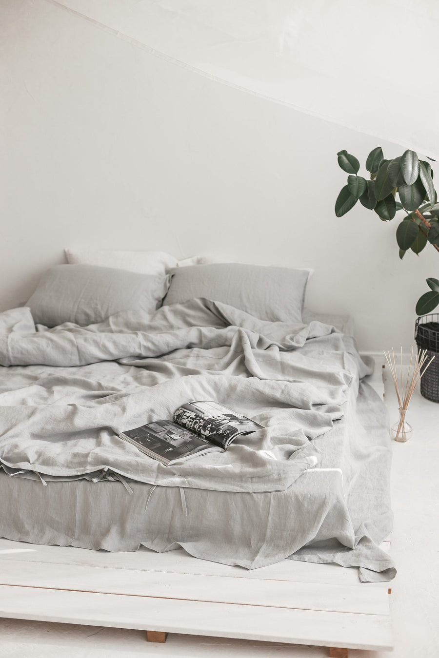 Set Of Cloud Gray Linen Duvet Cover And 2 Pillow Cases